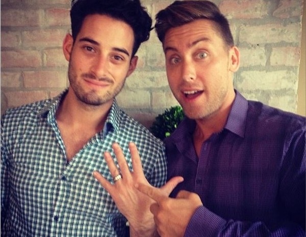 Thanh vien 'N Sync dinh hon voi ban trai hinh anh