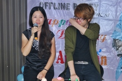 Bui Anh Tuan khoc nuc no trong sinh nhat cung fan hinh anh