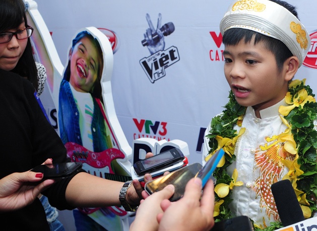 Quang Anh: 'Me oi, con mang tien thuong ve' hinh anh