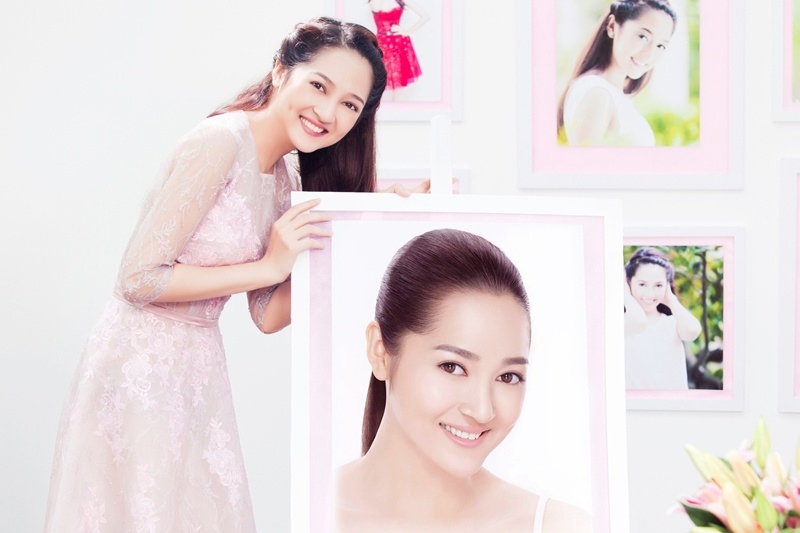 Bao Anh cuoi tit mat khi duoc khen dep hinh anh