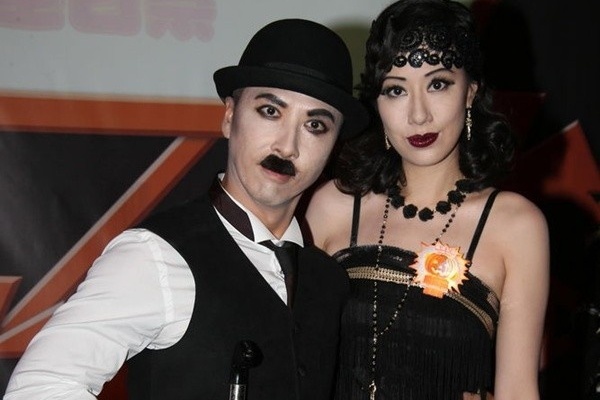 Chan Tu Dan 'nhai' Charlie Chaplin de ne tra loi phong van hinh anh
