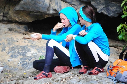 Hai chan dai 'Cuoc dua ky thu' an ca song, du day dieu luyen hinh anh