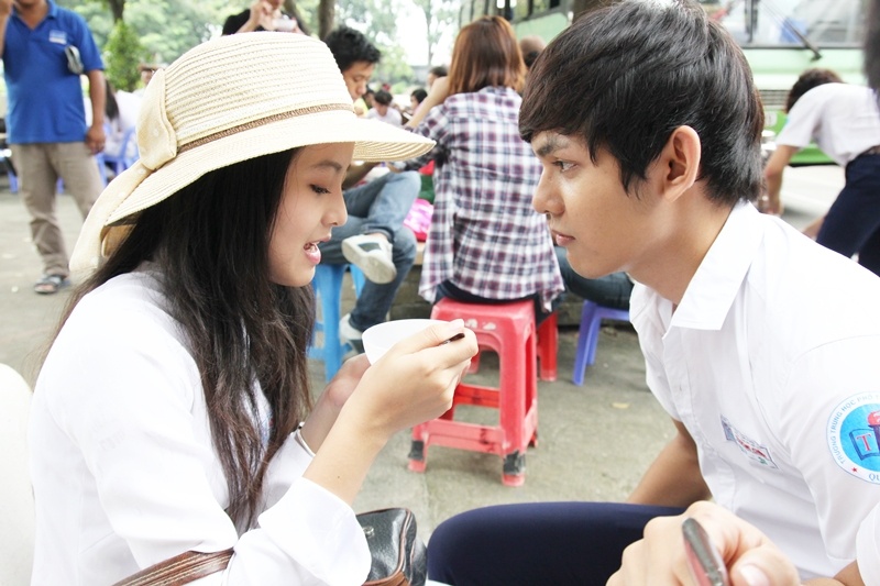 Hot boy V.Music dong 'Tuoi noi loan' phien ban Viet hinh anh