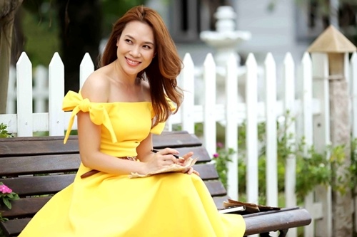 My Tam mang dem nhac acoustic ra Ha Noi hinh anh