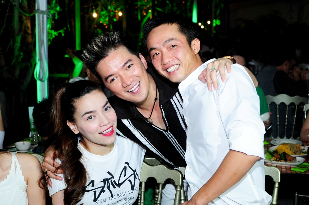 Vo chong Ha Ho den mung sinh nhat Mr Dam hinh anh