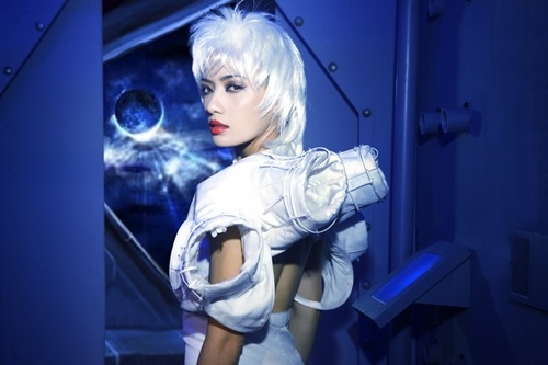 Tinna Tinh bi lam kho boi 'canh nong' hinh anh