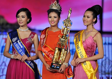 Hoang My bo vuong mien de giai phong 'con nguoi dien loan' hinh anh