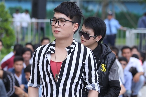 Clip Quan Kun khoe giong tai Vietnam Idol hinh anh