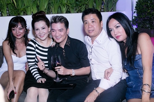 Mr Dam vui ve du tiec sau scandal hoa trang bi chi trich hinh anh