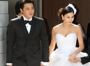 Vo Jang Dong Gun mang bau lan hai hinh anh