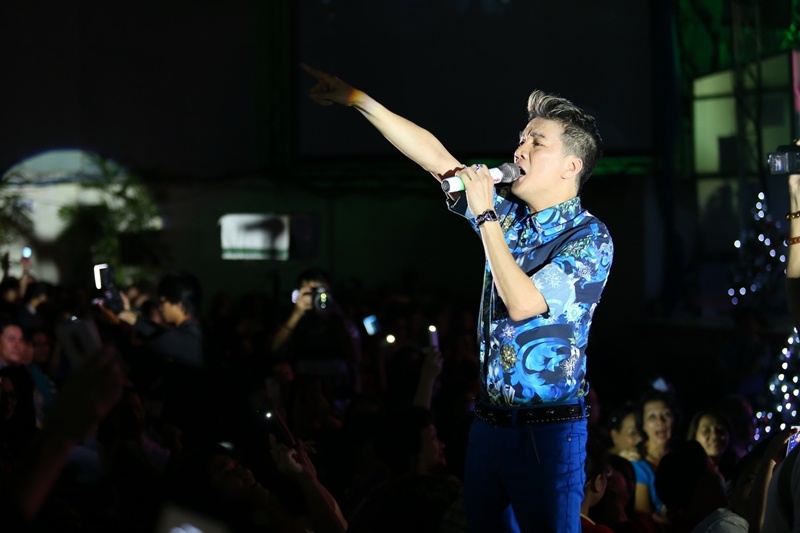 Dam Vinh Hung tai xuat sau liveshow hoanh trang hinh anh