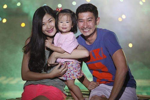 Huy Khanh dan vo con di co vu Yasuy hinh anh