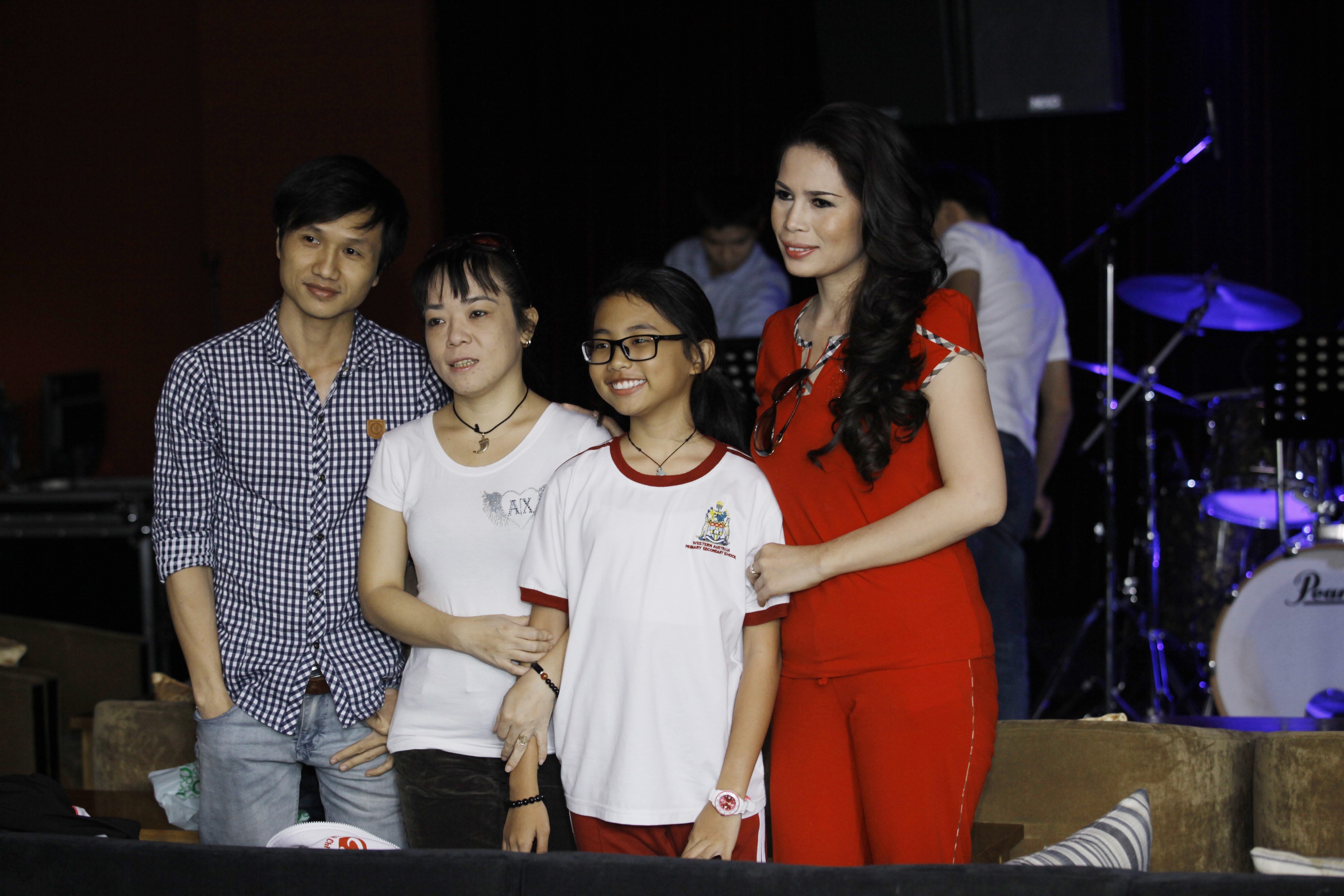 Phuong My Chi phan khoi vi du duoc co Ut len san khau hinh anh