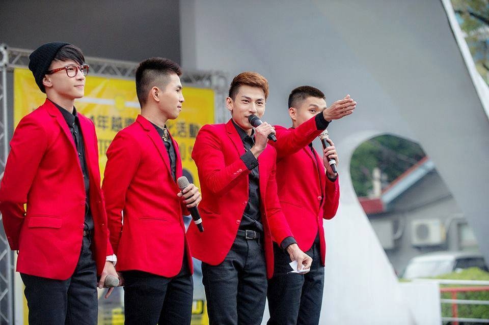 365 dien sung duoi thoi tiet khac nghiet hinh anh