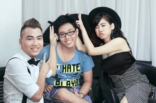 Hau truong chup anh chan dung cua thi sinh Vietnam Idol hinh anh