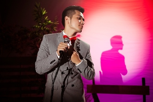 Pham Hong Phuoc lam ca si hat hoi cho hinh anh