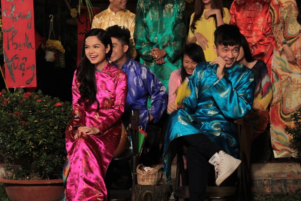 Ngo Kien Huy, Pham Quynh Anh quay tung bung don Tet hinh anh