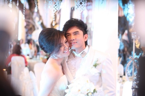 Vo chong Dan Truong tinh chuyen sinh con hinh anh