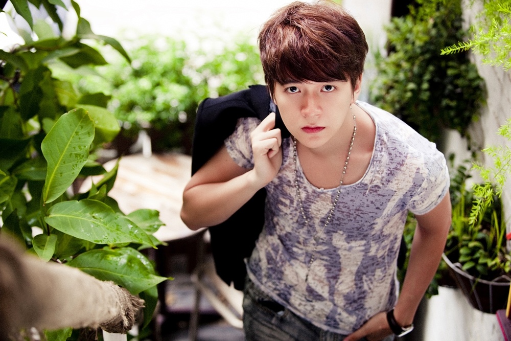 Ngo Kien Huy lan dau lam MC hinh anh