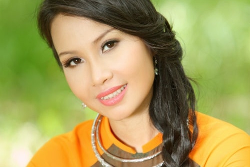 Cam Ly thay the Hien Thuc ngoi ghe nong The Voice Kids hinh anh