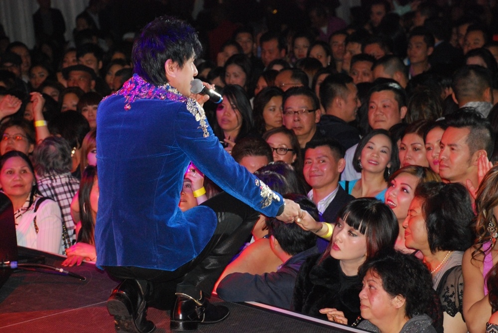 Đan Trường là một trong số ít các ca sĩ Vbiz có lịch diễn đều đặn tại Mỹ. Vừa kết thúc chuyến lưu diễn dài ngày qua nhiều tỉnh thành tại miền Bắc Việt Nam vào đầu năm nay, anh Bo lập tức bay sang Mỹ để phục vụ bà con kiều bào.