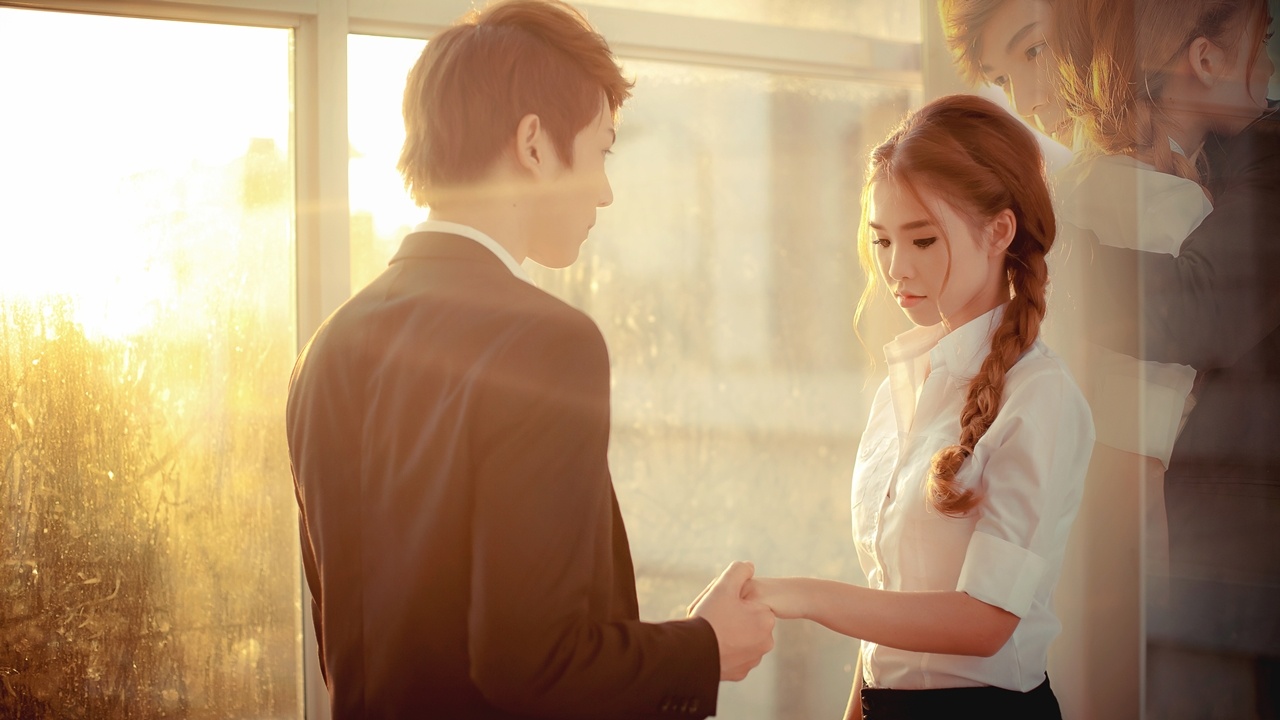 4.	Khởi My là Ca sĩ có MV trên Youtube được xem nhiều nhất với MV Gửi cho anh 2. Sau gần 1 tuần ra mắt, MV này của cô ca sĩ 9X đã đạt được hơn 3 triệu lượt xem. Đây là một con số kỉ lục đối với các MV tại Việt Nam. Gửi lại cho anh là một bộ phim âm nhạc thu hút người xem không chỉ vì sự tò mò mà còn vì nội dung ấn tượng, hấp dẫn mà trong đó, cô ca sĩ 9X thủ vai chính. 