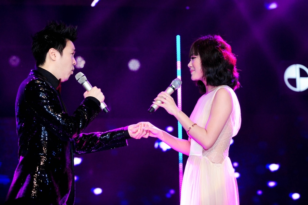 Van Mai Huong lan dau cham mat Le Hieu hau chia tay hinh anh