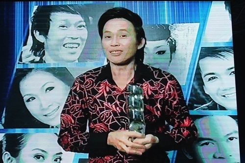 Hoai Linh tiep tuc am giai HTV Awards hinh anh