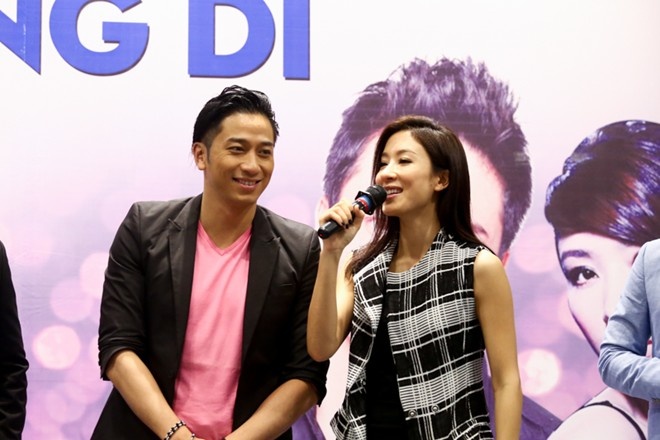 Dương Di và Ngô Trác Hy trong lần đến họp fan tại TP.HCM.