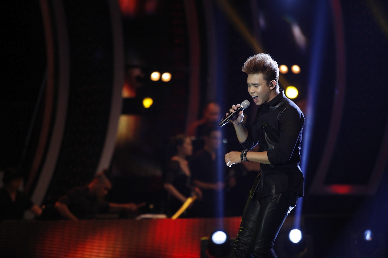 Radioactive - Dong Hung hinh anh