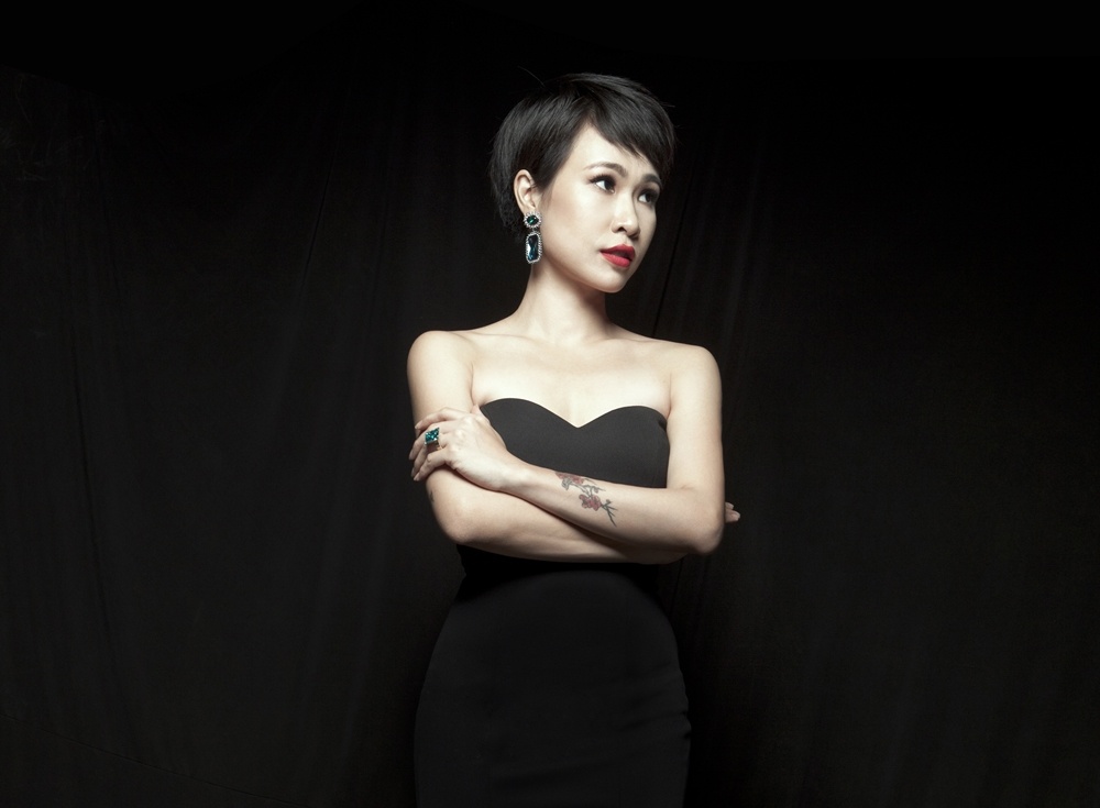 Uyên Linh.