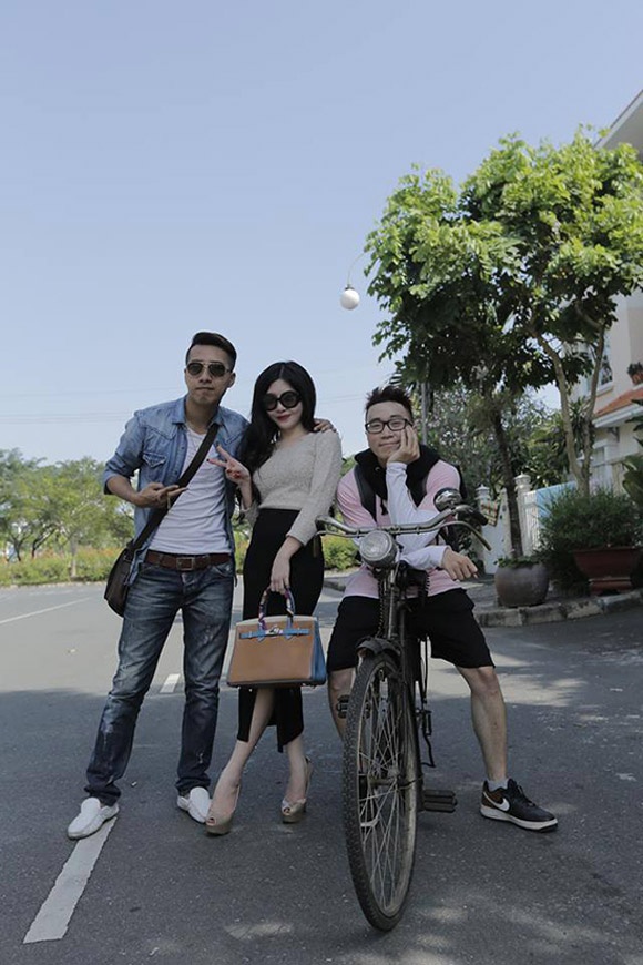 Bộ 3 của Anh không đòi quà.