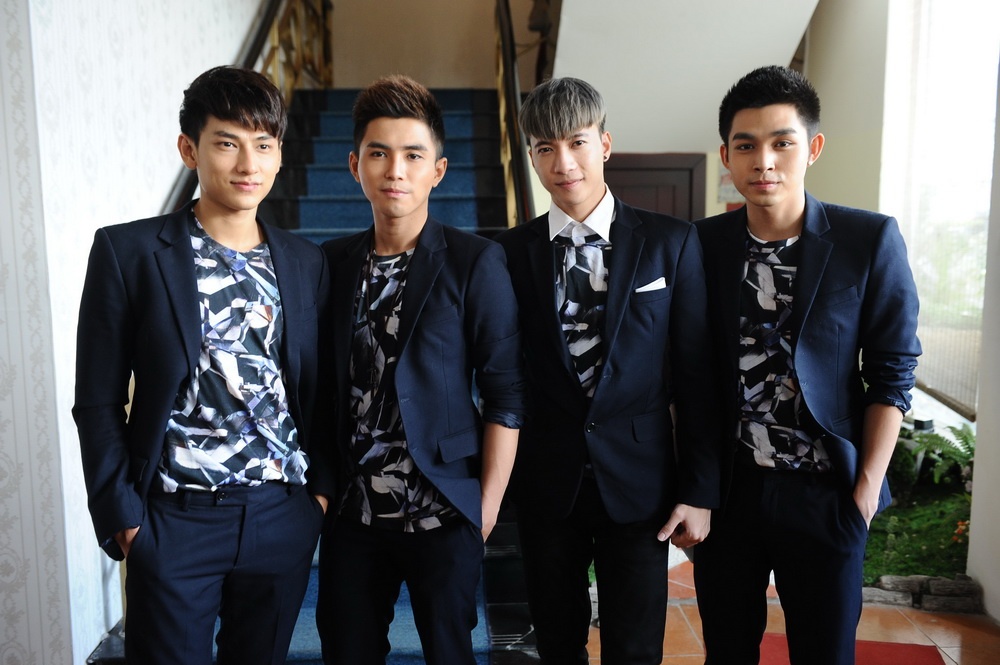 Ngược lại với Hoàng Thuỳ Linh, những chàng trai của 365 đã từng thực hiện 3, 4 liveshow lớn nhỏ khác nhau nhưng khán giả phần lớn là các fan. Còn  chương trình lần này sẽ được phát sóng trực tiếp và tiếp cân nhiều đối tượng khán giả khác nhau nên sẽ có những điều chỉnh hợp lý hơn cũng như đầu tư để tăng thêm sức hấp dẫn.