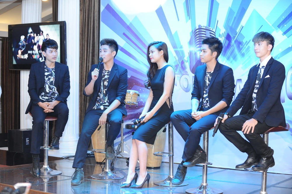 Như thường lệ, mỗi nhân vật chính sẽ có sự kết hợp của một khách mời riêng. 365 không ngần ngại tiết lộ họ sẽ có một tiết mục rất đặc biệt cùng Khởi My. Đây là tiết mục từng  được nữ ca sĩ trình diễn trong một chương trình truyên hình thực tế, và lần này sẽ có thêm sự tiếp sức của 4 chàng trai.