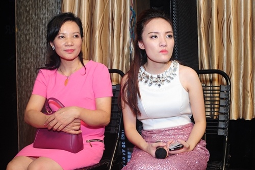 Nhat Thuy Idol: 'Bo me toi phai vao Dak Lak hai ca phe thue' hinh anh