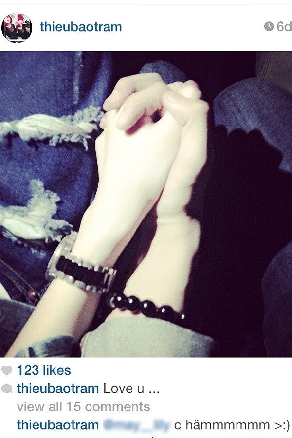 Nghi án hẹn hò giữa Thiều Bảo Trâm và Sơn Tùng M-TP bắt nguồn khi thành viên của Bee.T chia sẻ lên tài khoản Instagram của mình hình ảnh cô nắm tay bạn trai cùng chia sẻ ngắn gọn: 