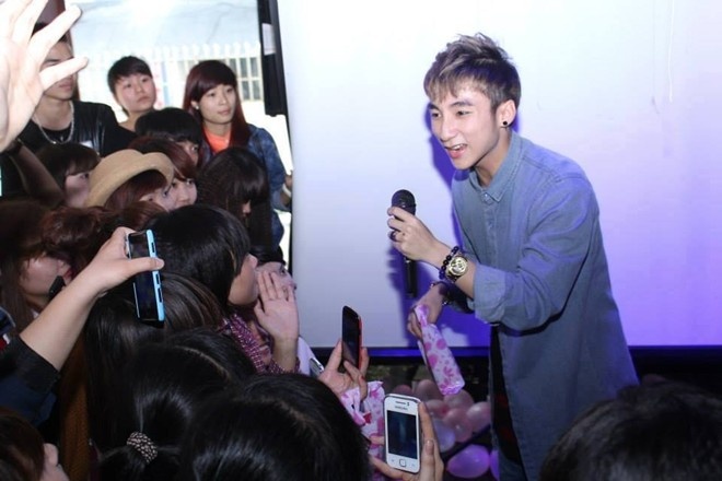 Nhung nghi an tinh cam cua sao tre Vbiz hinh anh