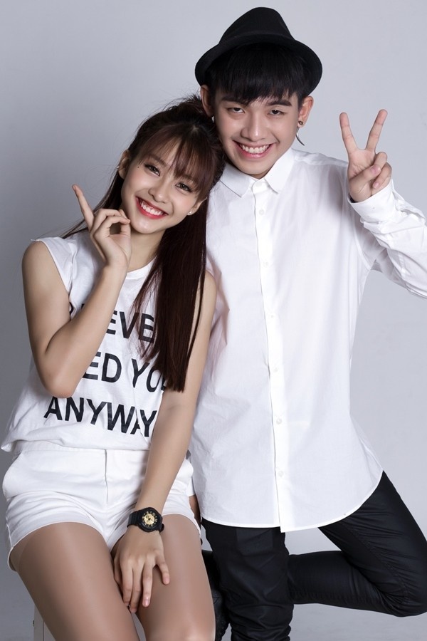 Từ năm 2013, Khả Ngân và Phở Đặc Biệt là hai cái tên được giới trẻ nhắc đến nhiều nhất. Khả Ngân và Phở Đặc Biệt bắt đầu quen nhau từ lần chụp ảnh chung cuối năm 2013. Dù chỉ mới gặp nhau lần đầu tại buổi chụp ảnh nhưng xem ra cả hai khá hợp tính.