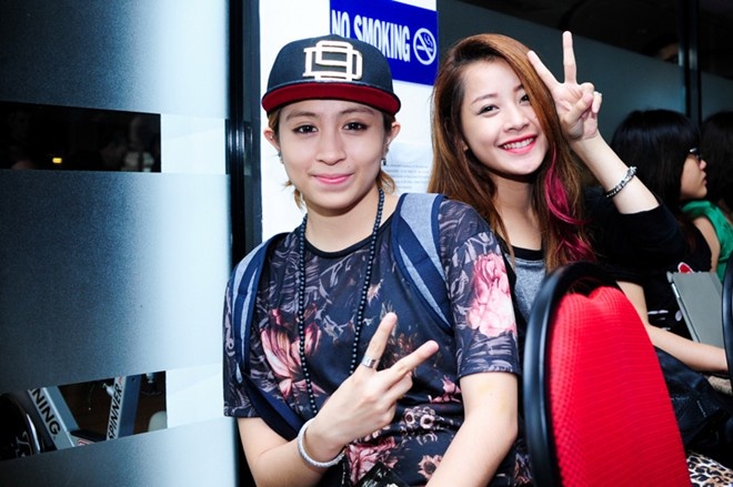 Sau khi chia tay bạn trai Cương 7ven, hot girl Hà Thành Chi Pu liên tục xuất hiện bên cạnh Gil Lê - cựu thành viên nhóm X5 trong các sự kiện lớn. Không những thế hai người tỏ ra thân thiết hơn mức bạn bè. 