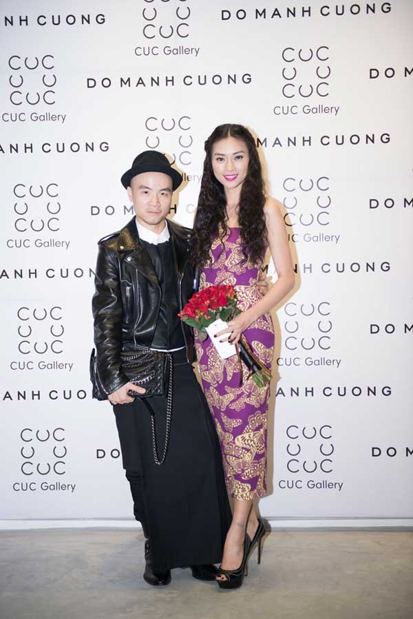 Trong Vết sẹo cuộc đời 3 năm 2013, Đỗ Mạnh Cường đã dành hẳn một bộ sưu tập thiết kế thời trang của anh bán đấu giá ủng hộ chương trình, điều mà ít nhà thiết kế nào có thể sẵn sàng làm vậy nếu không có một tình bạn gắn bó và hiểu nhau như Ngô Thanh Vân và Đỗ Mạnh Cường.