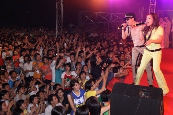 Đàm Vĩnh Hưng là một trong những nhân vật khách mời cho liveshow Hồng Ngọc.