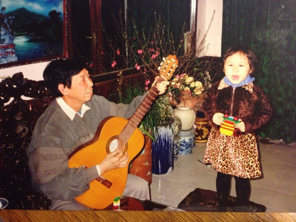 Nhac si Thuan Yen va nhung buc anh chup cung con chau hinh anh