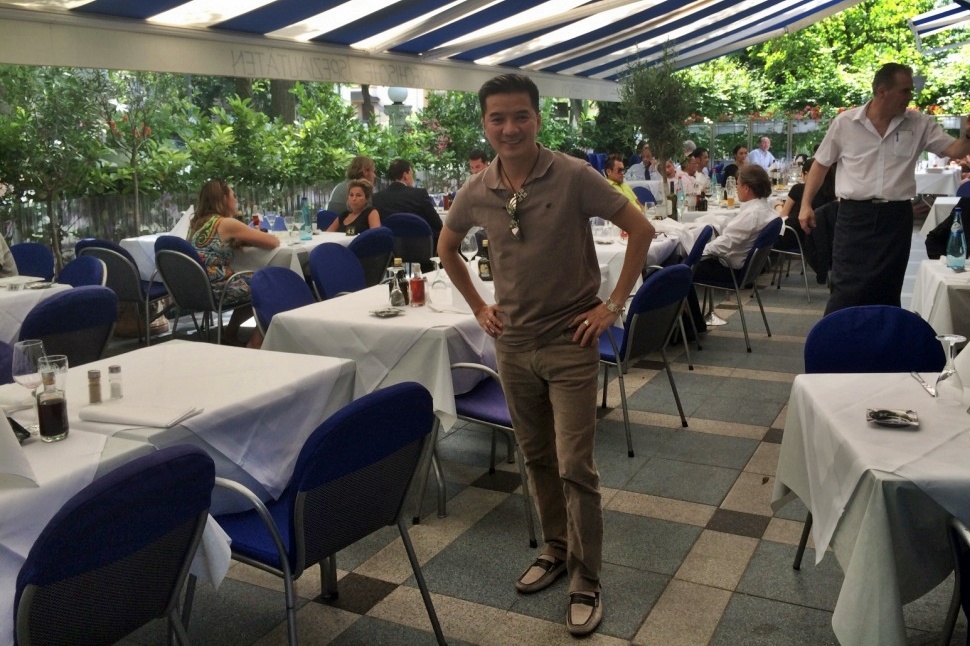 Mr. Dam sang Duc gay quy ung ho Bien Dong hinh anh