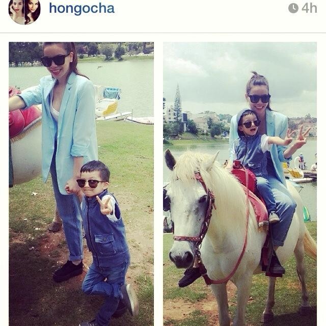 Cuối tháng 4 vừa qua, nhân dịp đến Đà Lạt quay MV mới, Hồ Ngọc Hà mang theo con trai Subeo đi. Tại đây, hai mẹ con nữ ca sĩ rủ nhau cưỡi ngựa đi chơi ở Hồ Xuân Hương. Subeo tự tin tạo dáng giơ tay chữ V bắt chước mẹ.