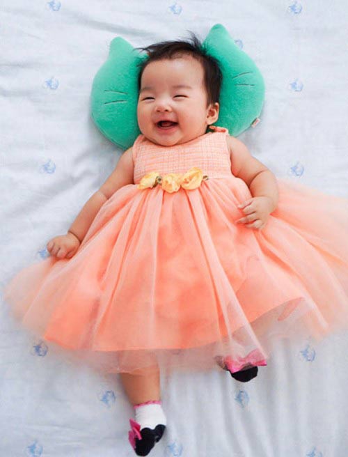 Con gái siêu mẫu Xuân Lan thường được gọi là Thỏ. Cũng giống như nhiều ông bố bà mẹ khác, Xuân Lan thường chia sẻ hình ảnh của bé Thỏ trên trang cá nhân cũng như những lời yêu thương dành cho bé.