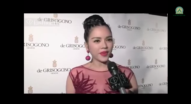 Ly Nha Ky tra loi phong van bang tieng Anh tren F-TV hinh anh