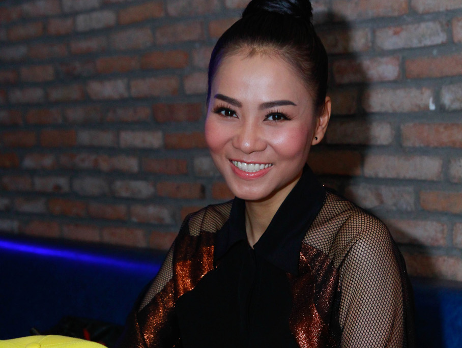 Thu Minh muon 'dien' cung nhom nhac dinh dam cua My hinh anh