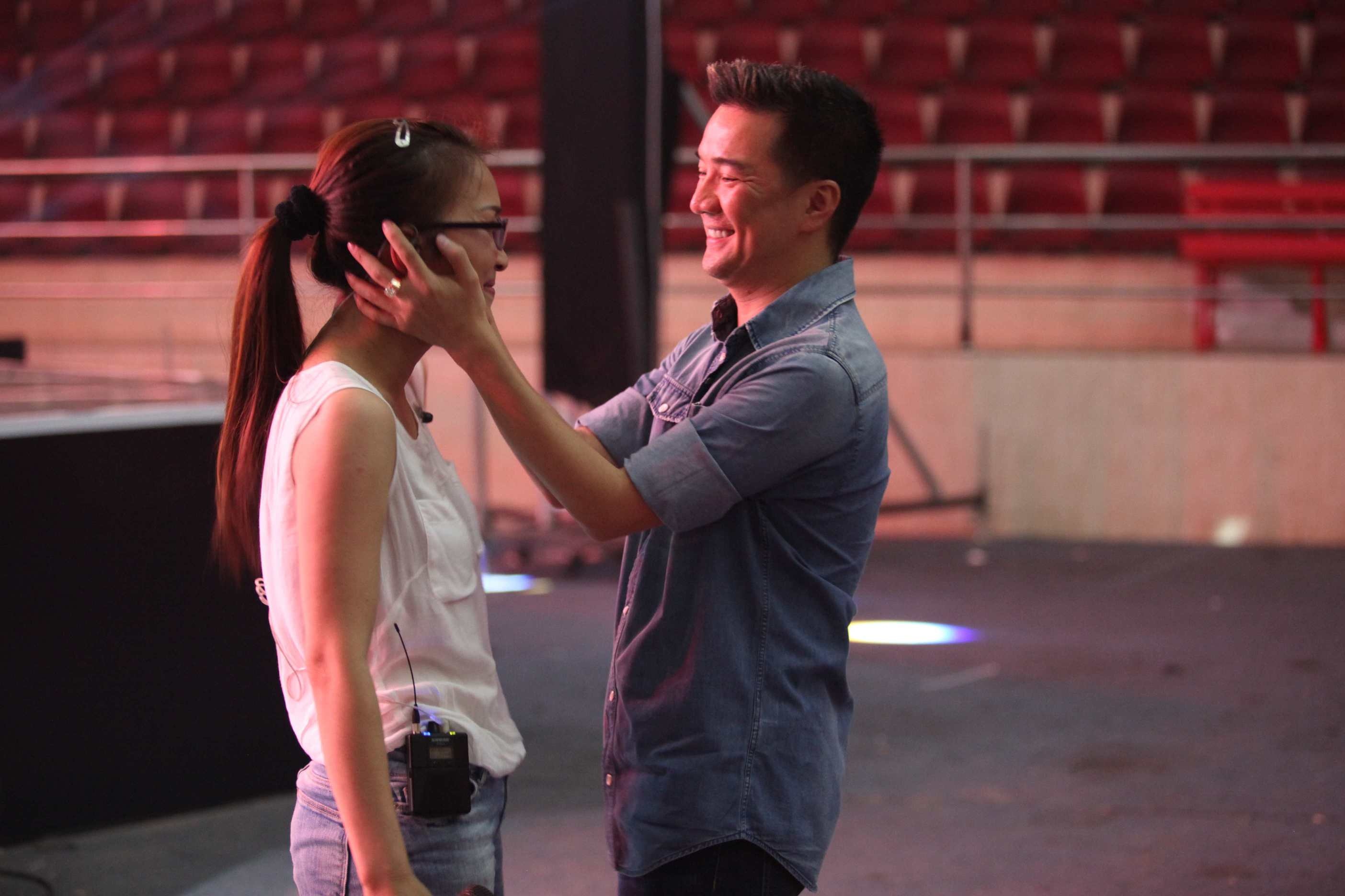 Mr. Dam vuot ma Hong Ngoc o hau truong hinh anh