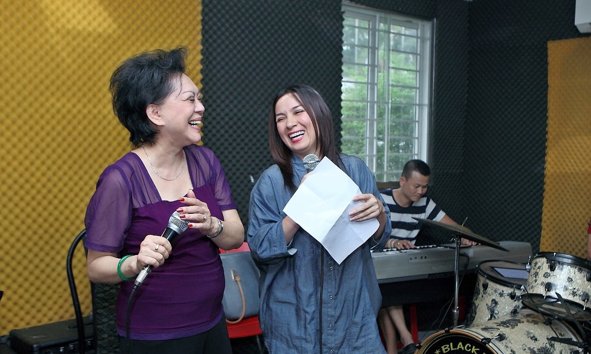 Cam Ly, Phi Nhung hao huc song ca cung ca si dan chi hinh anh