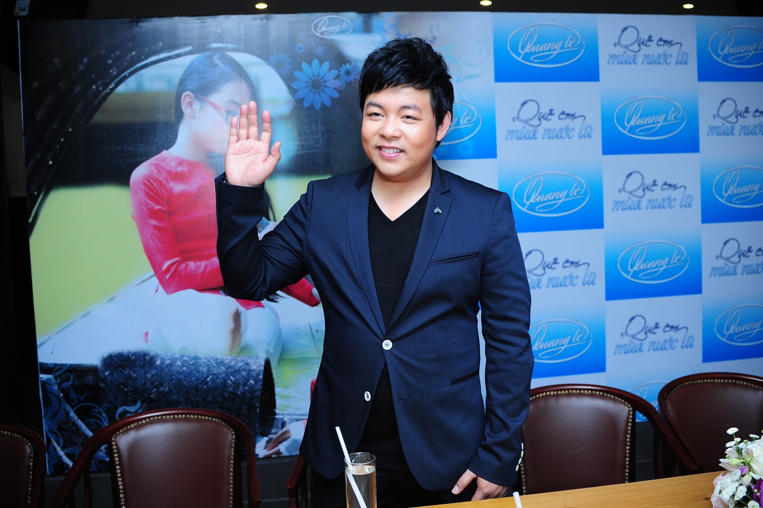 Bằng mối quan hệ riêng của mình, Quang Lê cho biết anh đã thuyết phục được nhạc sĩ Tùng Châu - 